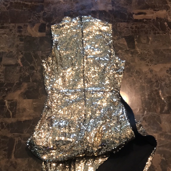 🎉Gold Sequin High Low Side Dress! - Picture 8 of 8